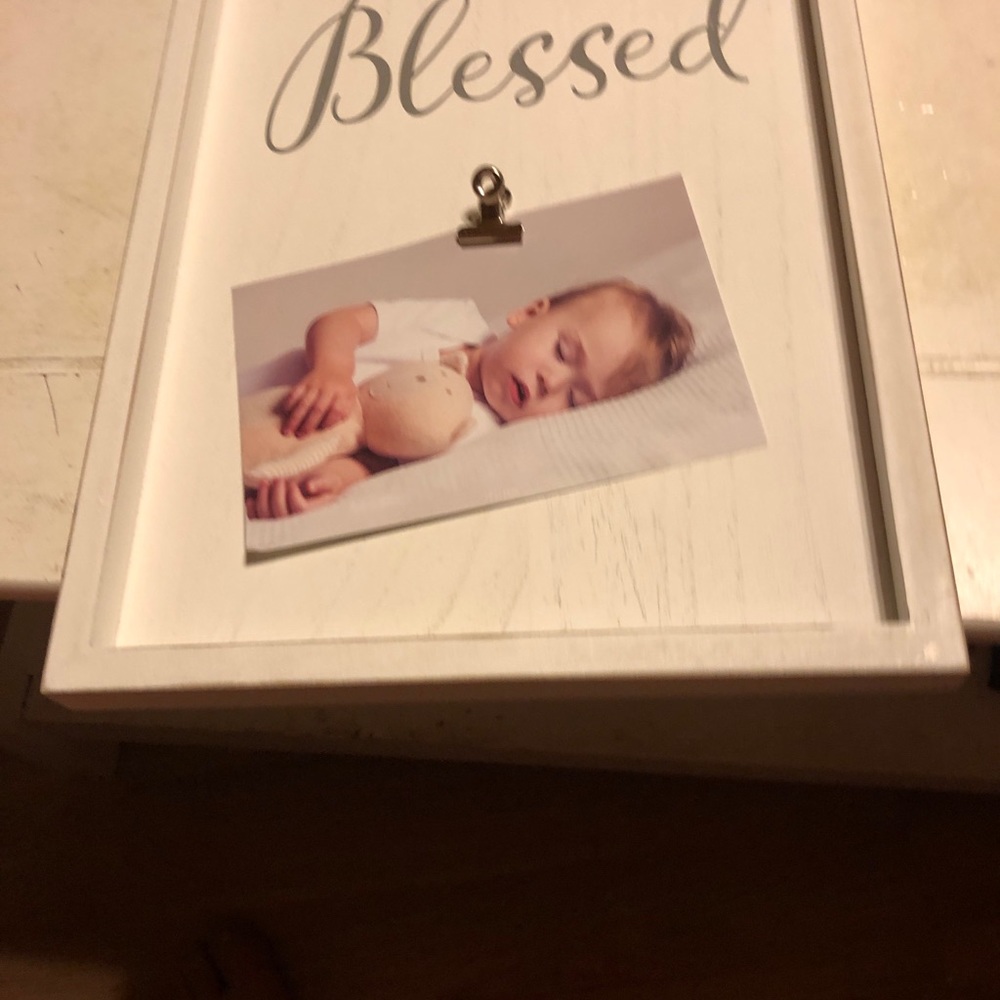 Sentiment  frame - Picture 5 of 12